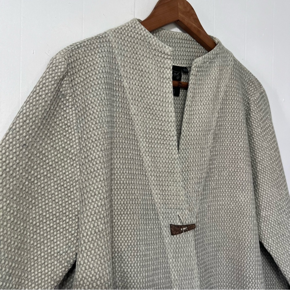Light Sage/Gray Women's Waffle  Knit Wrap/Cardigan-Like New - Picture 11 of 16